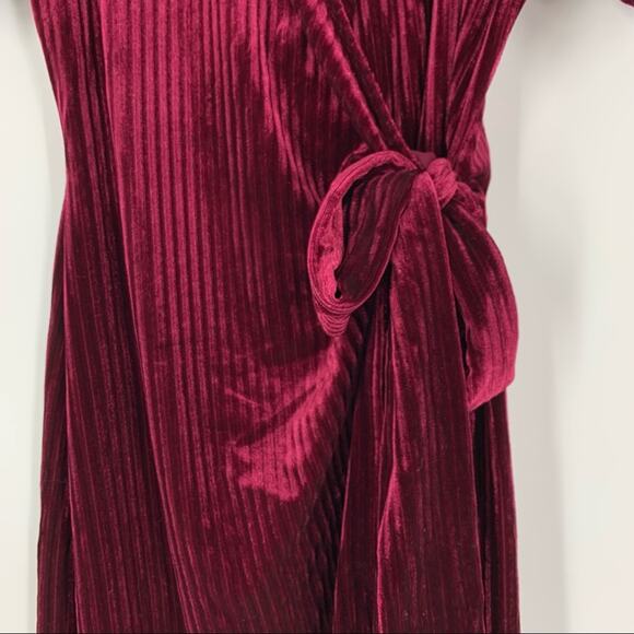 Privacy Please Maroon Velvet Wrap Dress Women’s Size Small NWOT - Picture 7 of 10